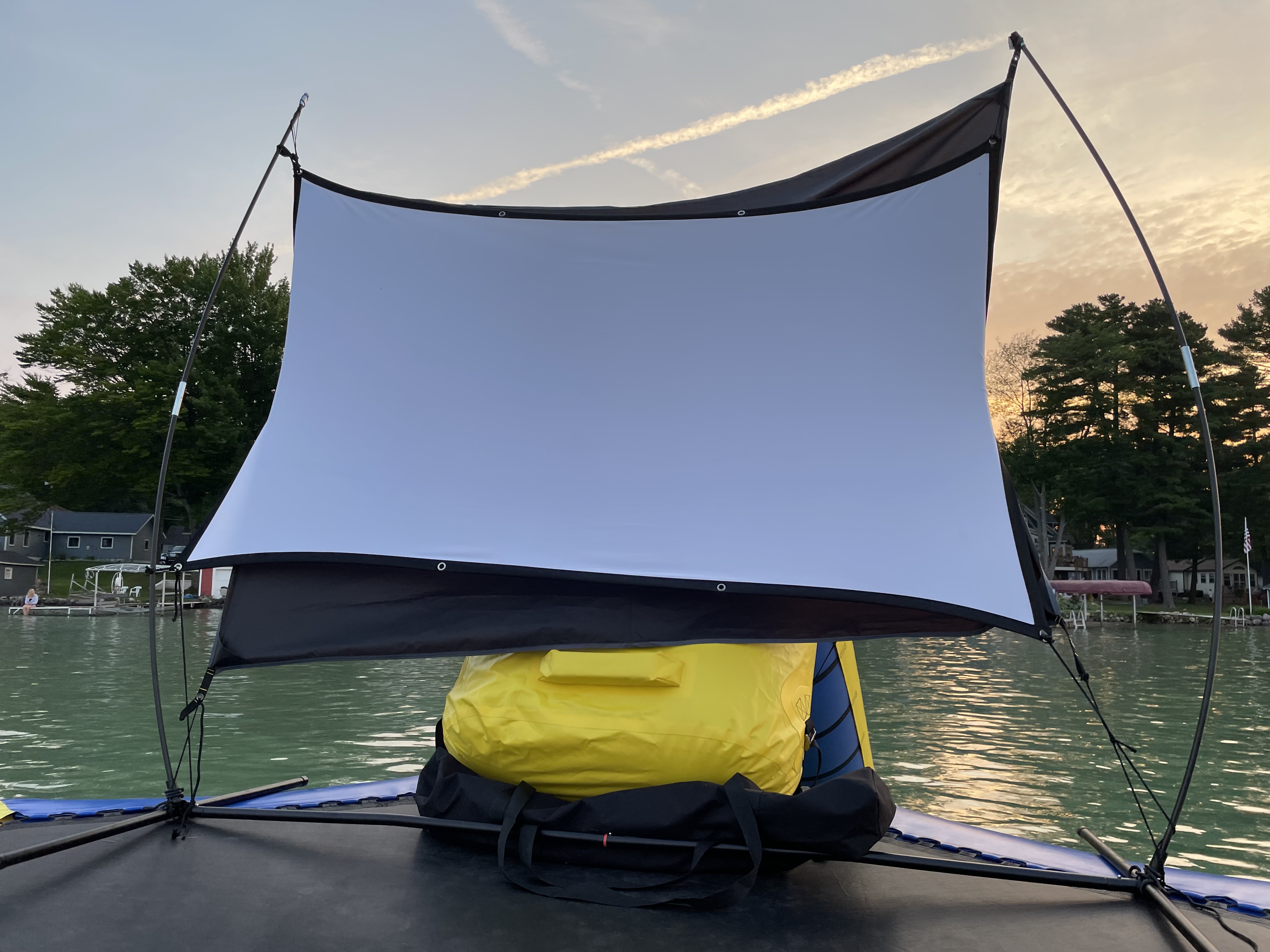 Floating screen at sunset, 2021